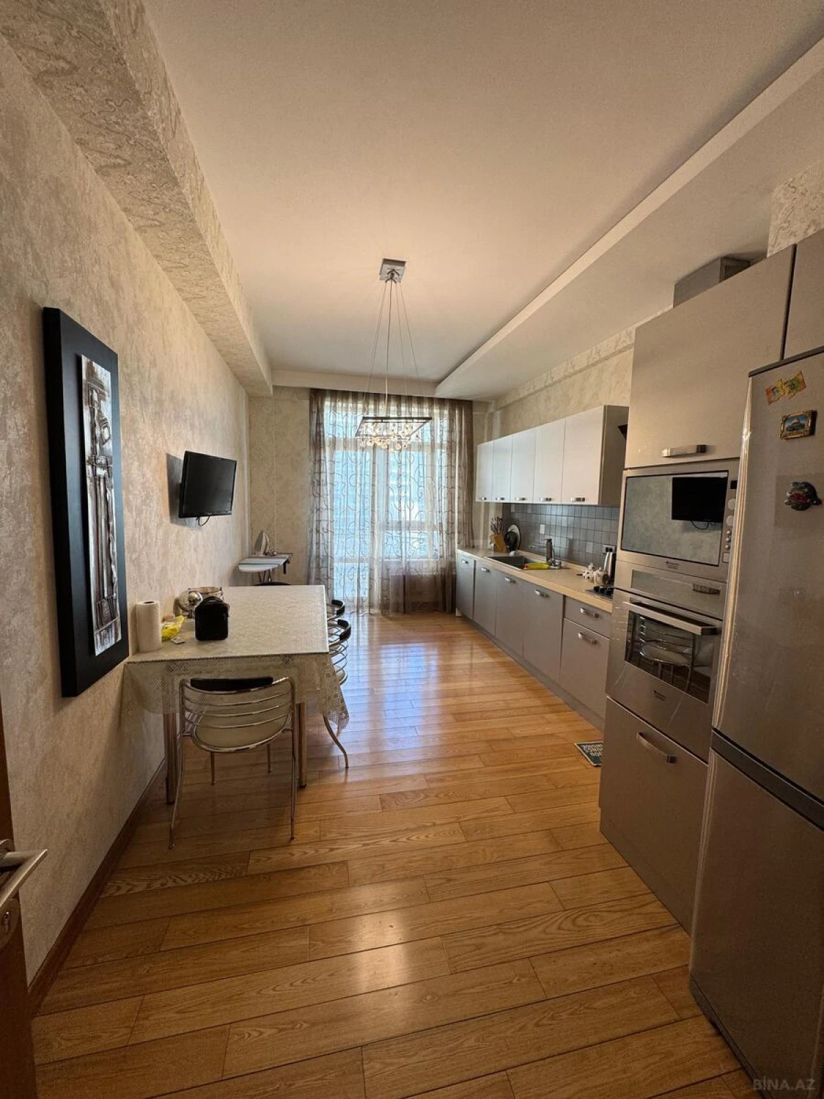 Satılır 3 otaqlı mənzil 145 m²