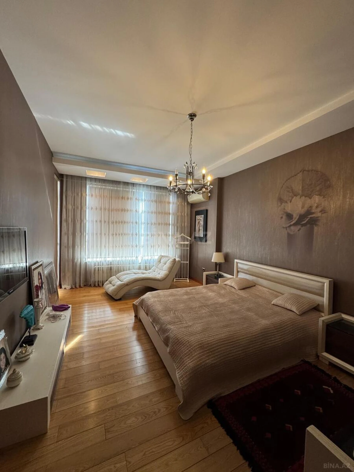 Satılır 3 otaqlı mənzil 145 m²