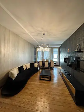 Satılır 3 otaqlı mənzil 145 m²
