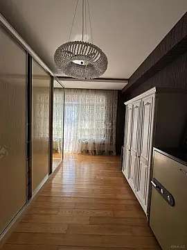Satılır 3 otaqlı mənzil 145 m²