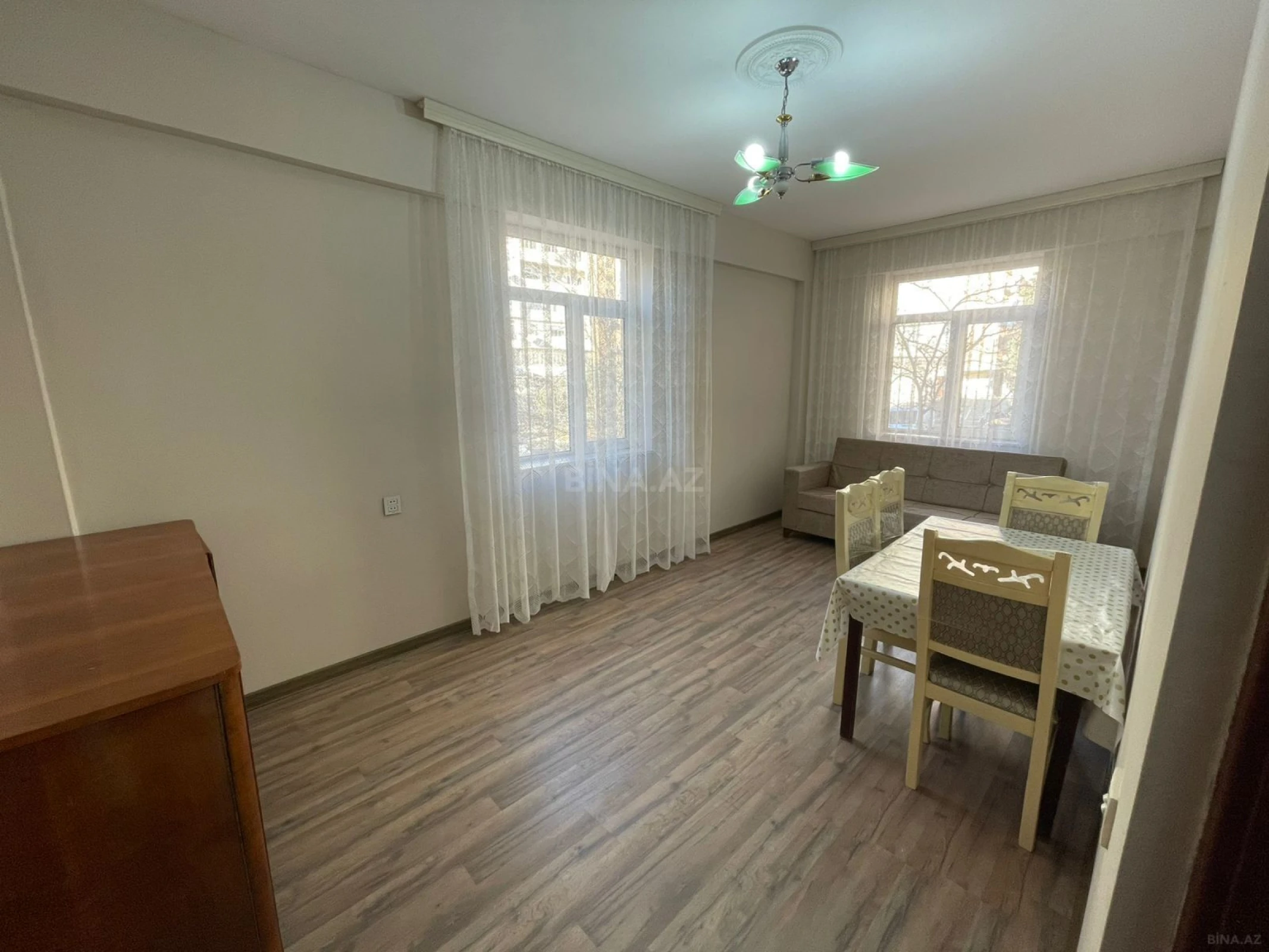 Kirayə verilir 2 otaqlı mənzil 80 m²
