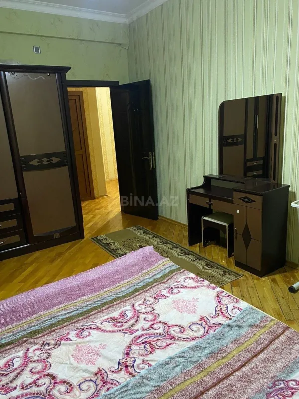 Kirayə verilir 2 otaqlı mənzil 91 m²