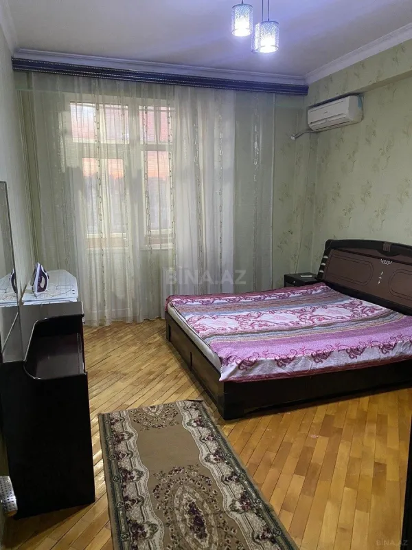 Kirayə verilir 2 otaqlı mənzil 91 m²