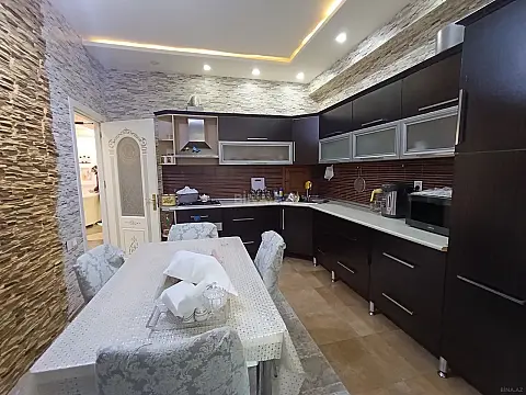 Satılır 3 otaqlı mənzil 103 m²