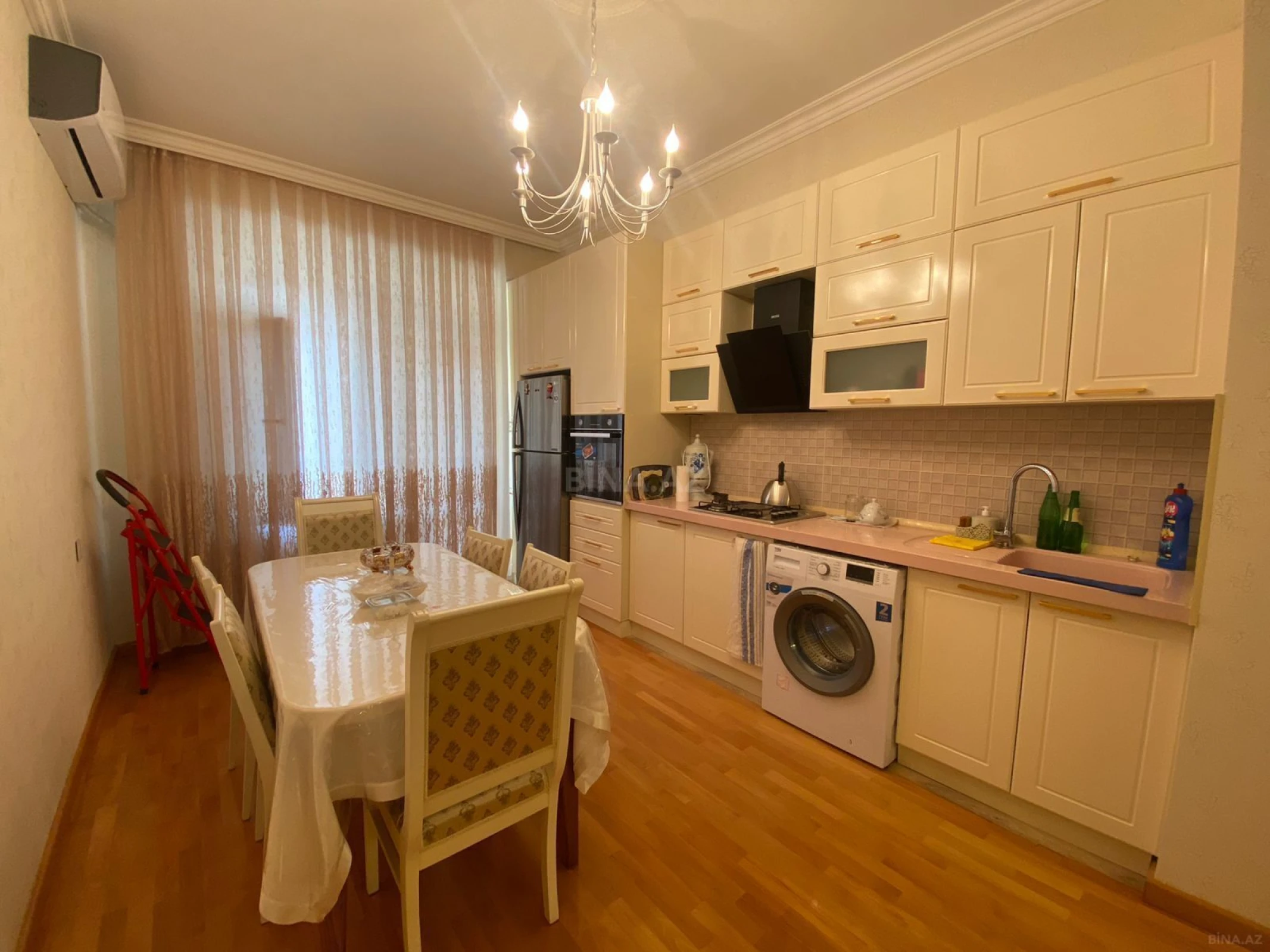 Satılır 2 otaqlı mənzil 76 m²