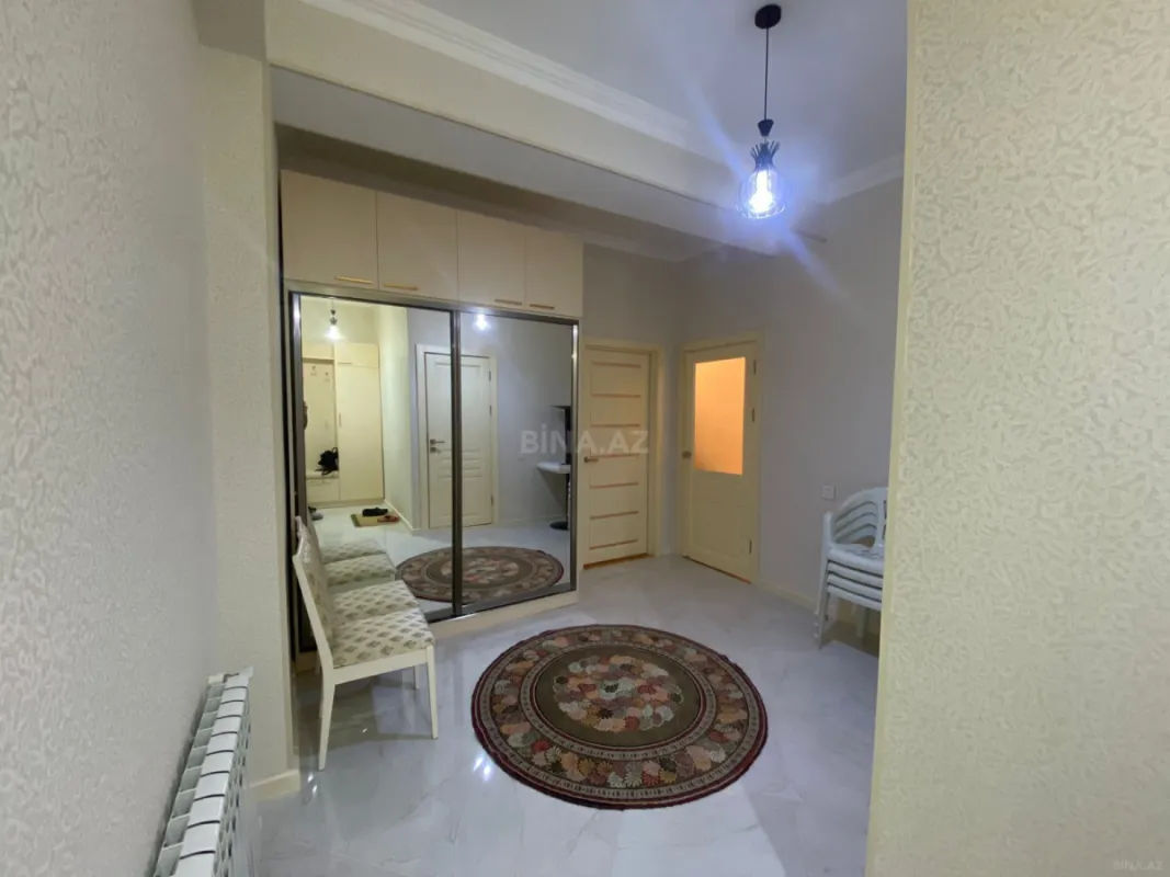 Satılır 2 otaqlı mənzil 76 m²