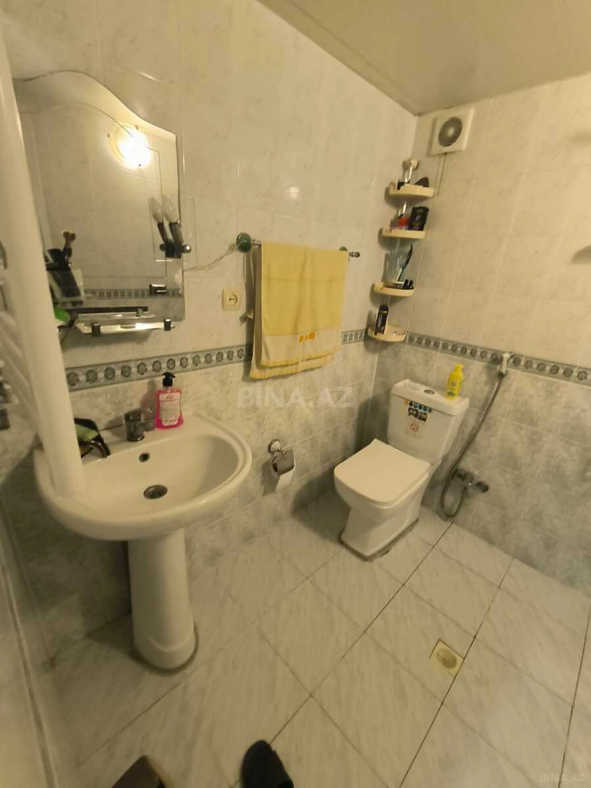 Satılır 4 otaqlı mənzil 140 m²