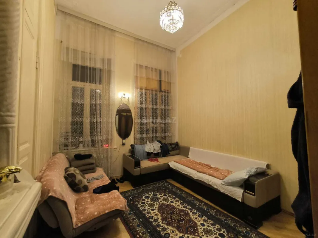 Satılır 4 otaqlı mənzil 140 m²