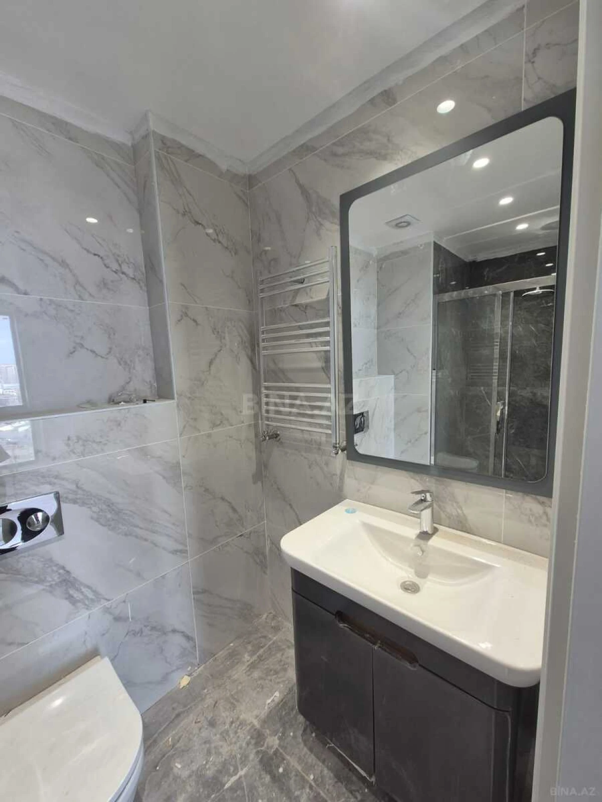 Satılır 3 otaqlı mənzil 110 m²