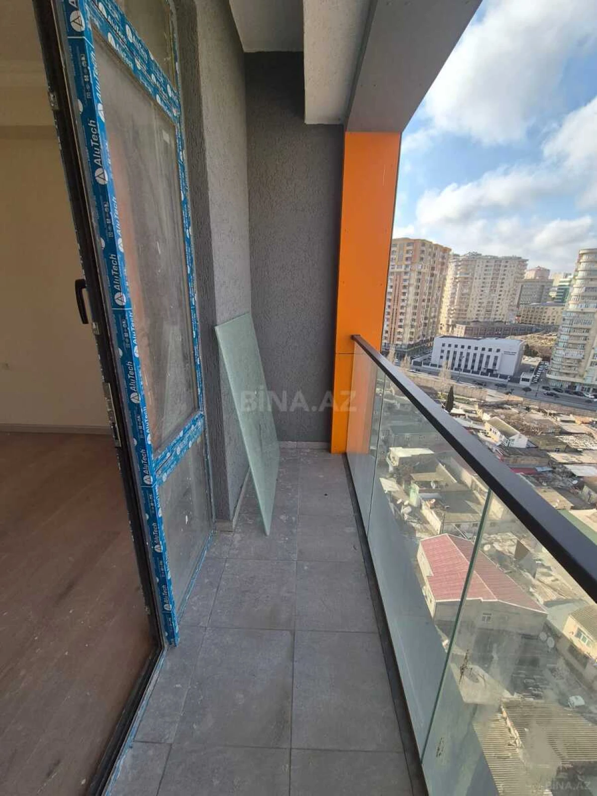 Satılır 3 otaqlı mənzil 110 m²