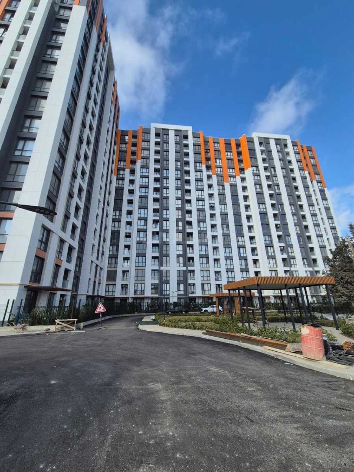 Satılır 3 otaqlı mənzil 110 m²