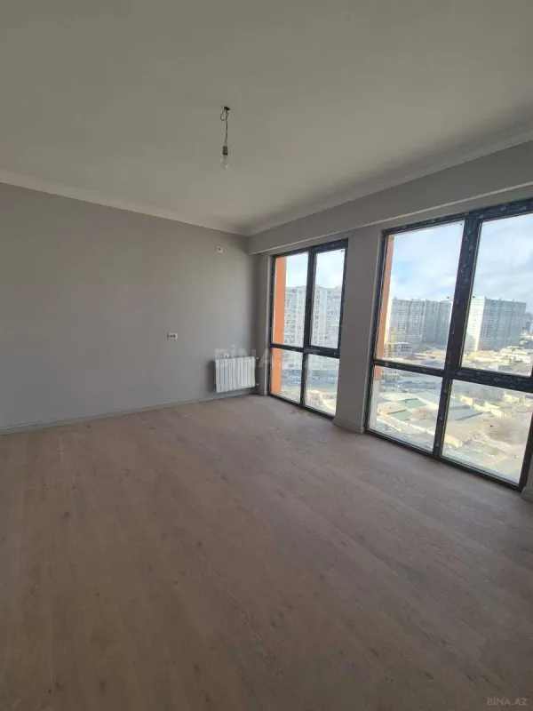 Satılır 3 otaqlı mənzil 110 m²