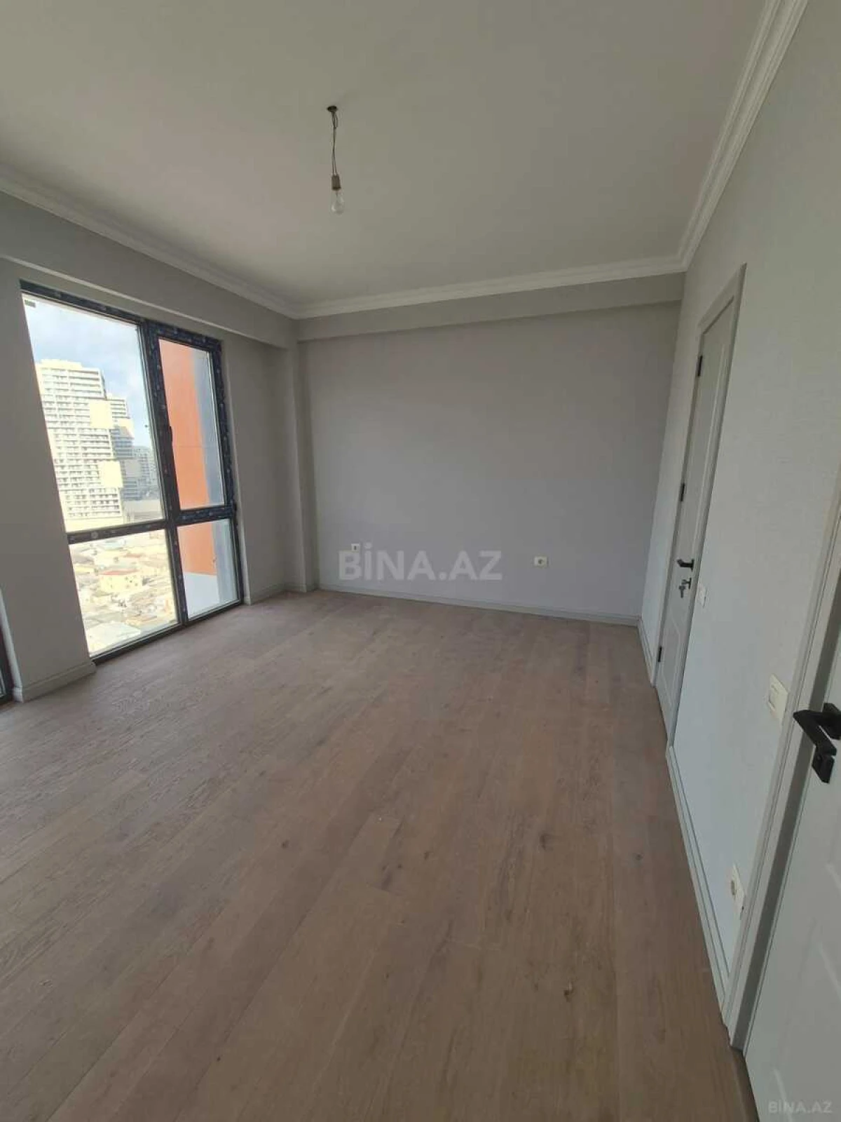 Satılır 3 otaqlı mənzil 110 m²
