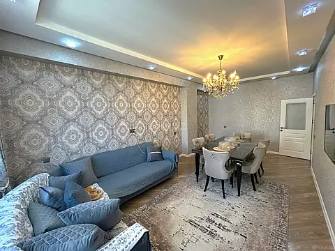 Satılır 4 otaqlı mənzil 135 m²