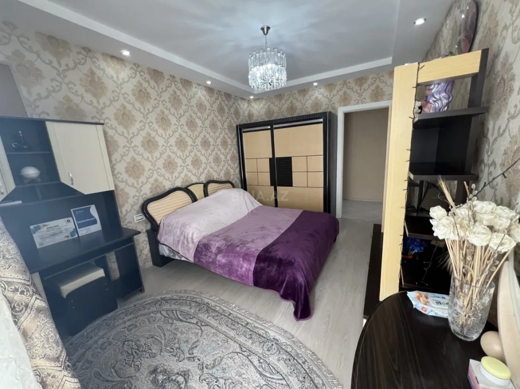 Satılır 4 otaqlı mənzil 138 m²