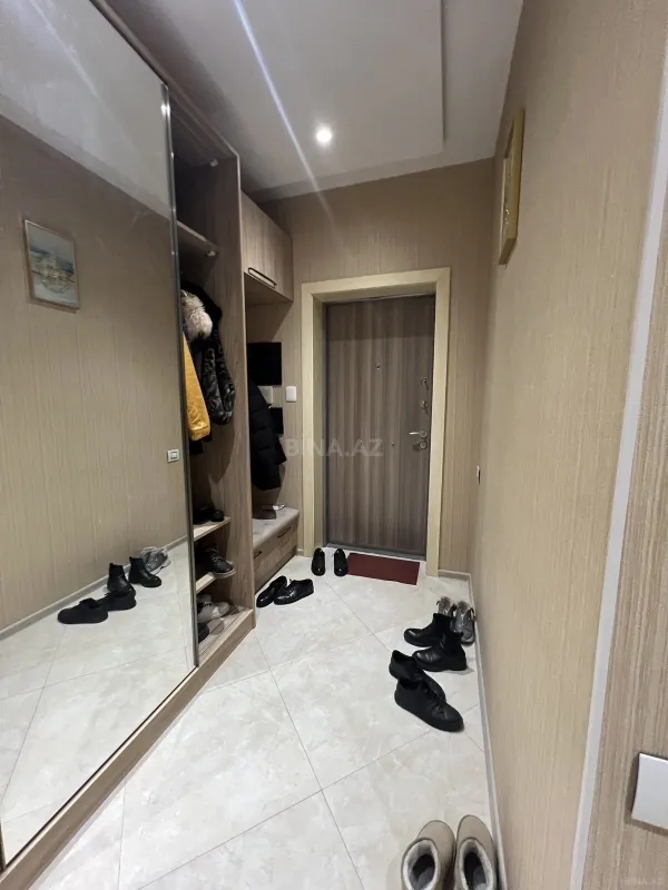 Satılır 4 otaqlı mənzil 138 m²