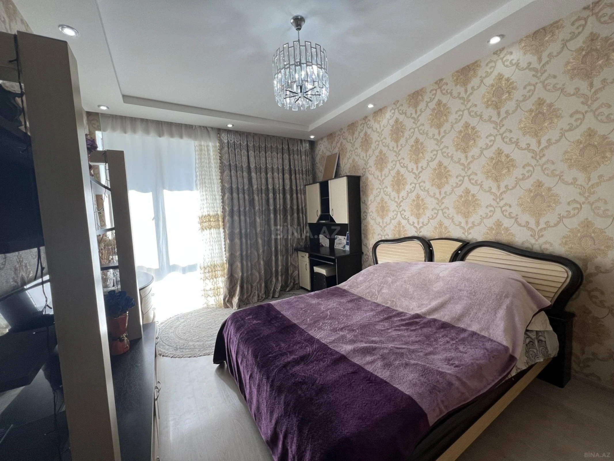 Satılır 4 otaqlı mənzil 138 m²