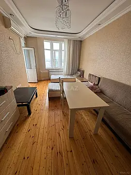 Kirayə verilir 2 otaqlı mənzil 75 m²