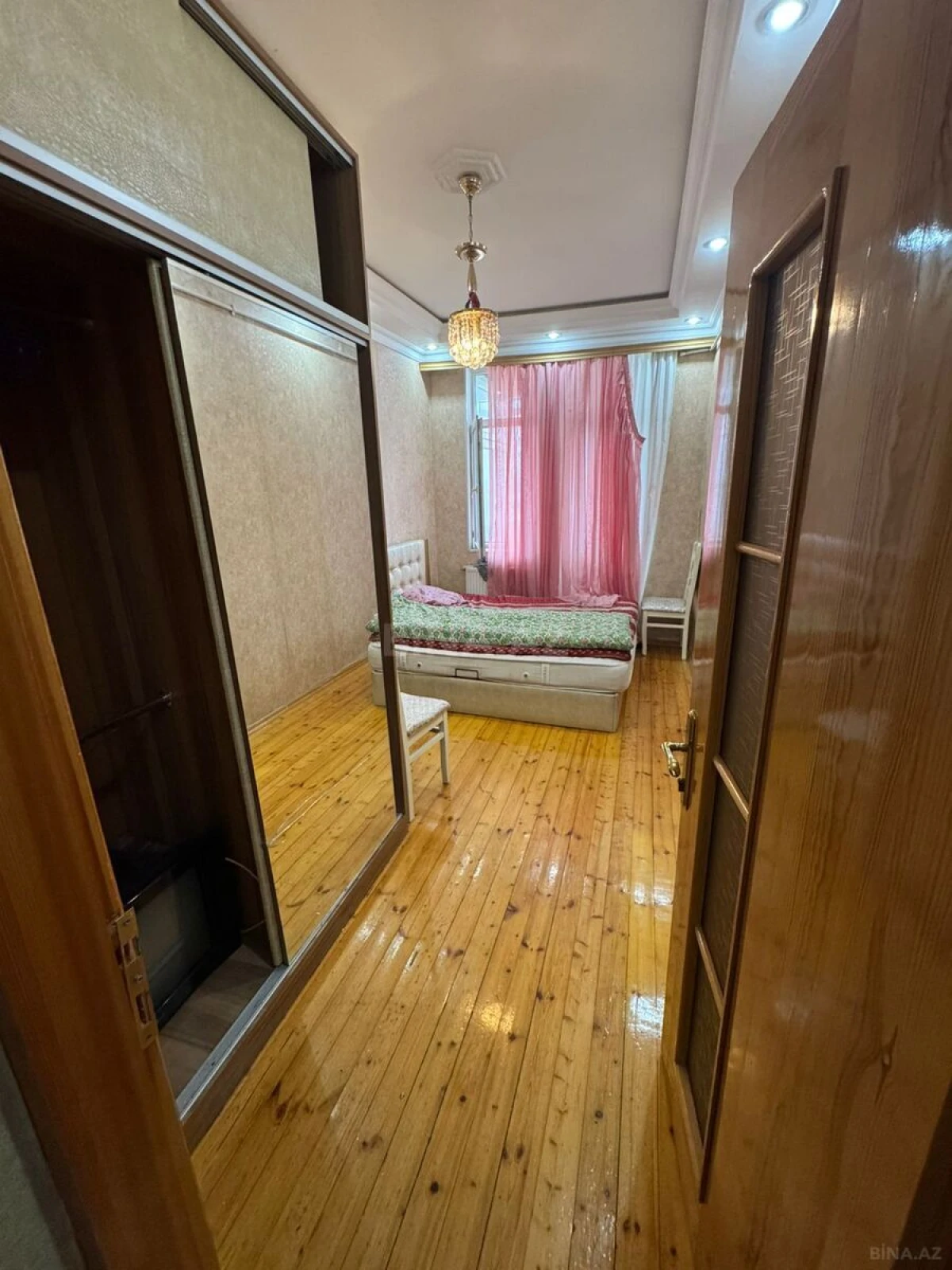 Kirayə verilir 2 otaqlı mənzil 75 m²
