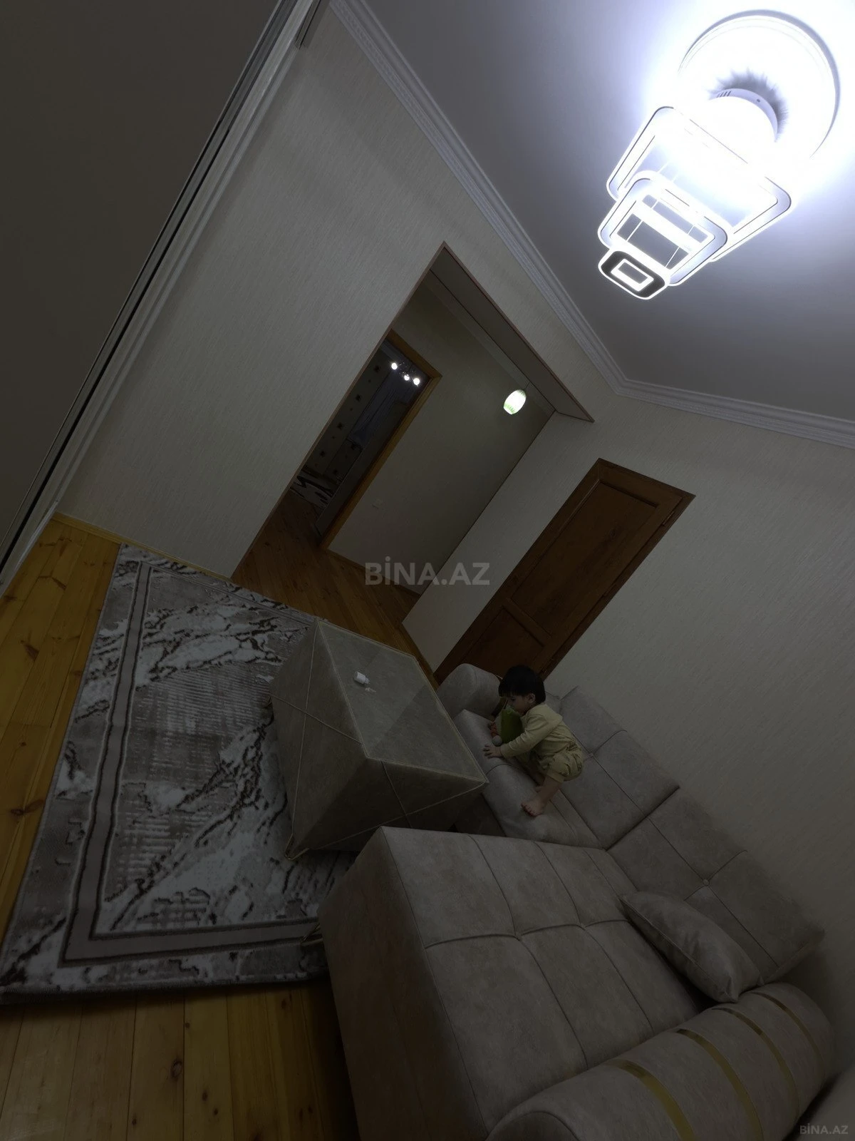 Kirayə verilir 2 otaqlı mənzil 62 m²
