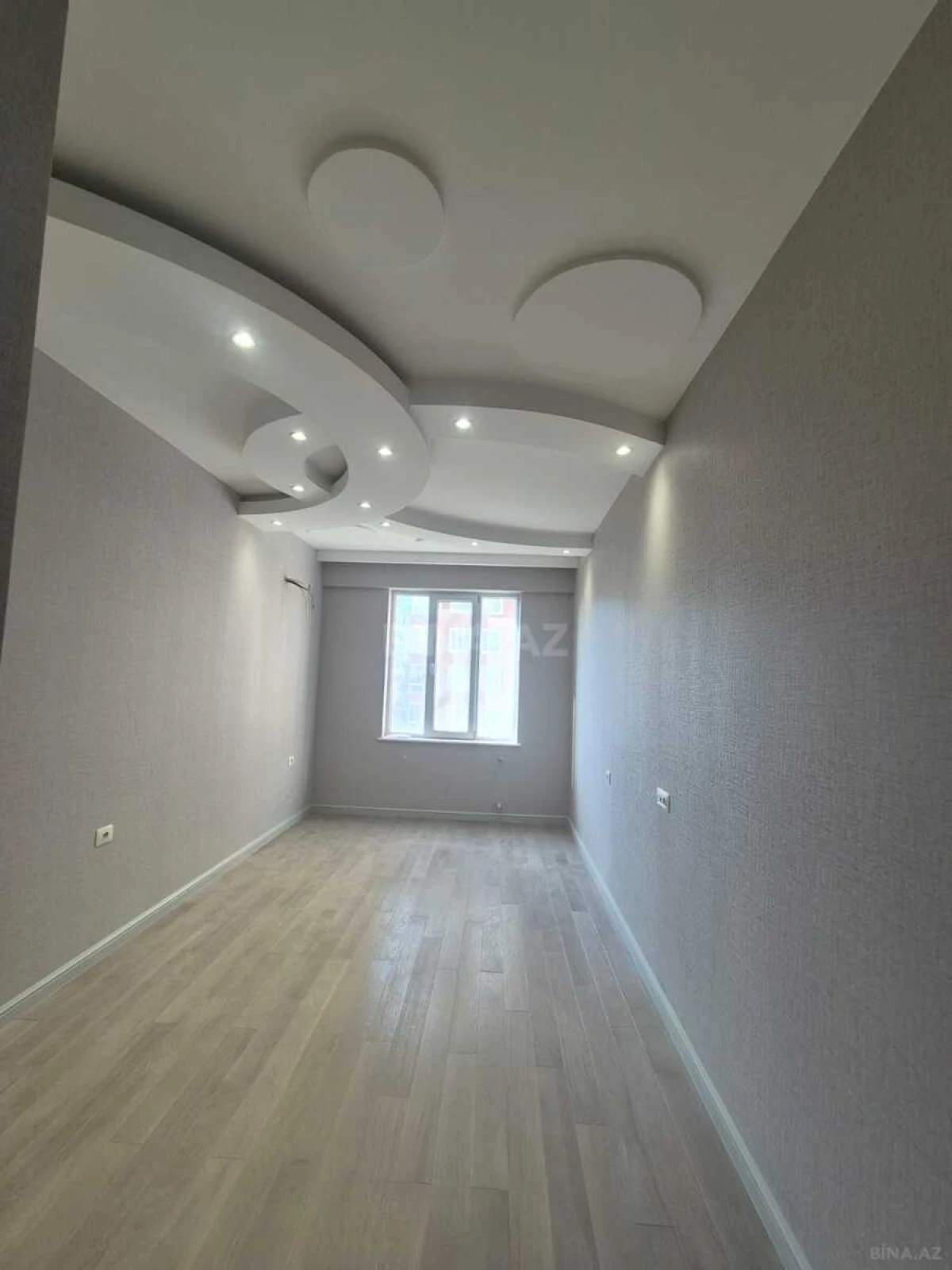 Satılır 3 otaqlı mənzil 124.5 m²