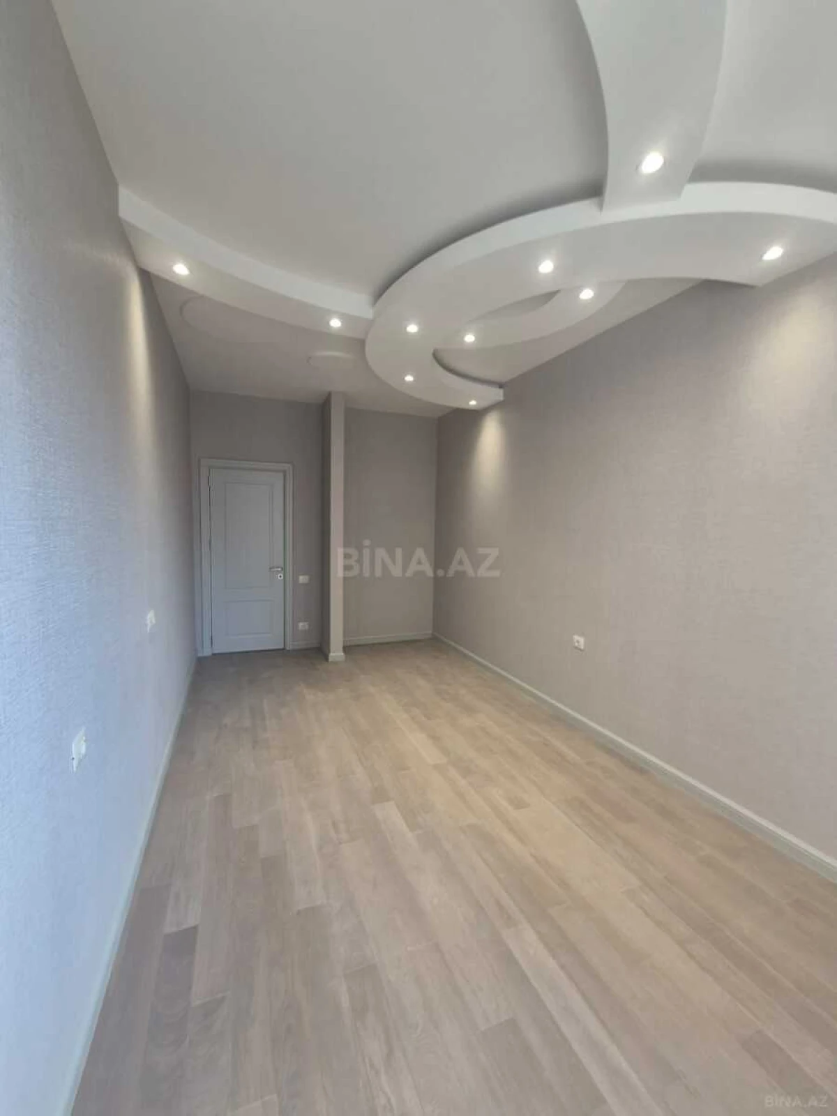 Satılır 3 otaqlı mənzil 124.5 m²