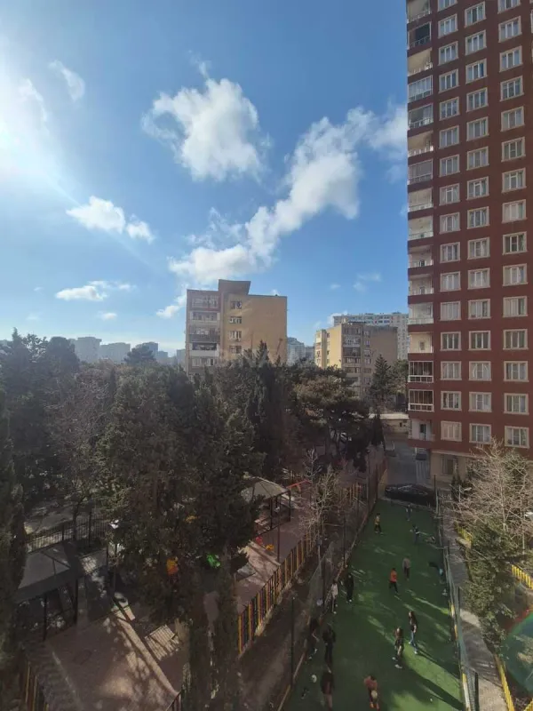 Satılır 3 otaqlı mənzil 124.5 m²