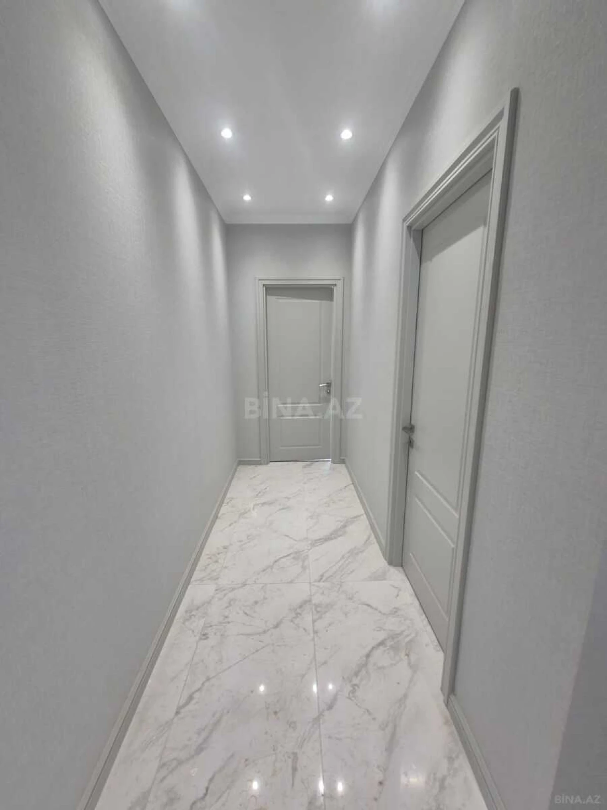 Satılır 3 otaqlı mənzil 124.5 m²