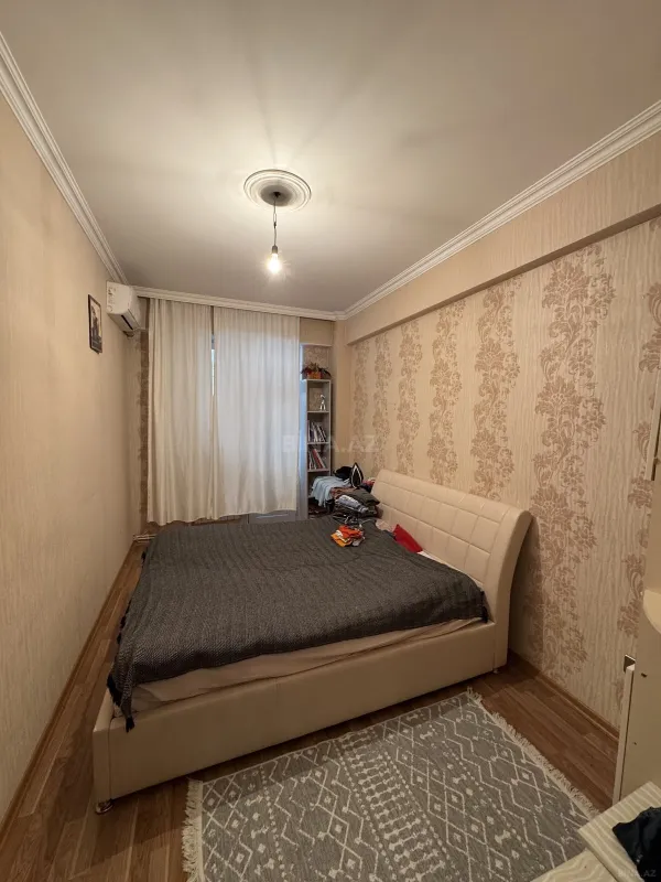 Satılır 3 otaqlı mənzil 83 m²