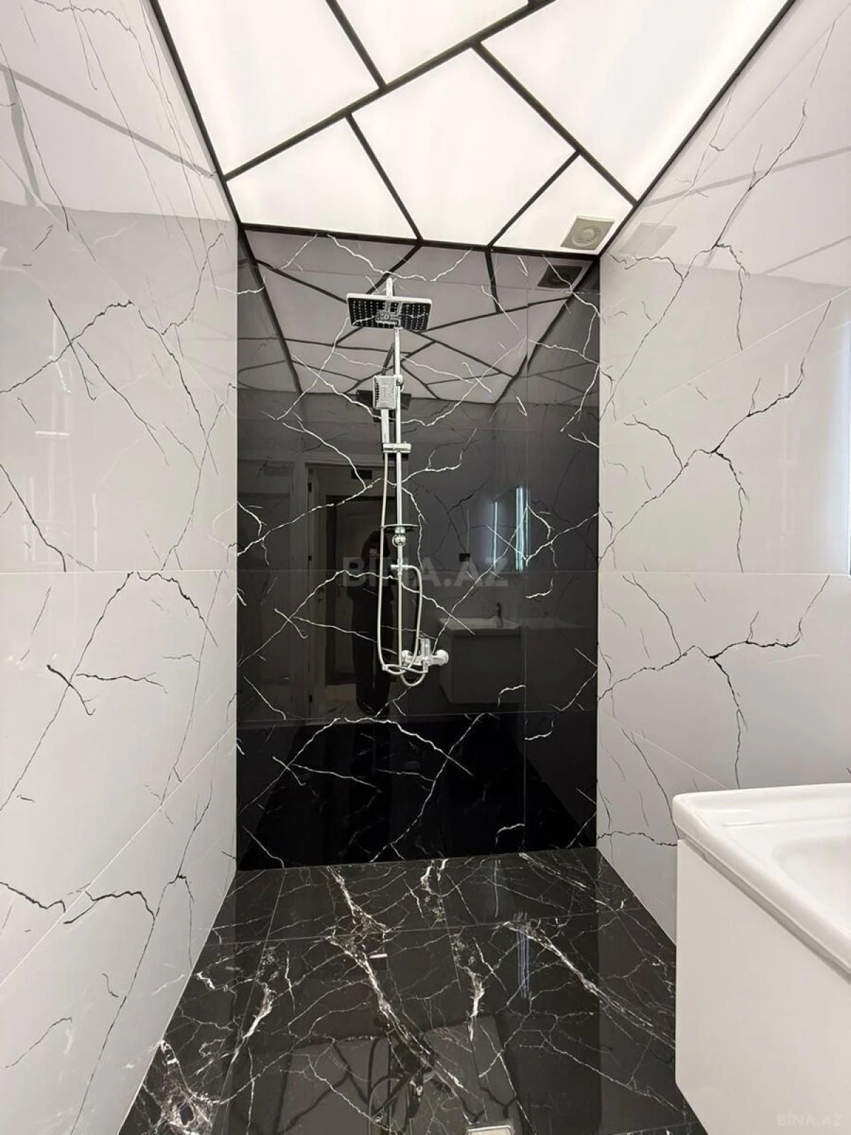 Satılır 2 otaqlı mənzil 55 m²