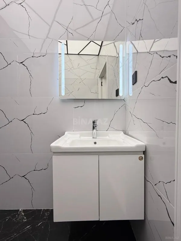 Satılır 2 otaqlı mənzil 55 m²