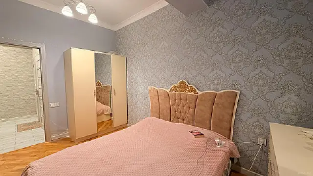Kirayə verilir 2 otaqlı mənzil 70 m²