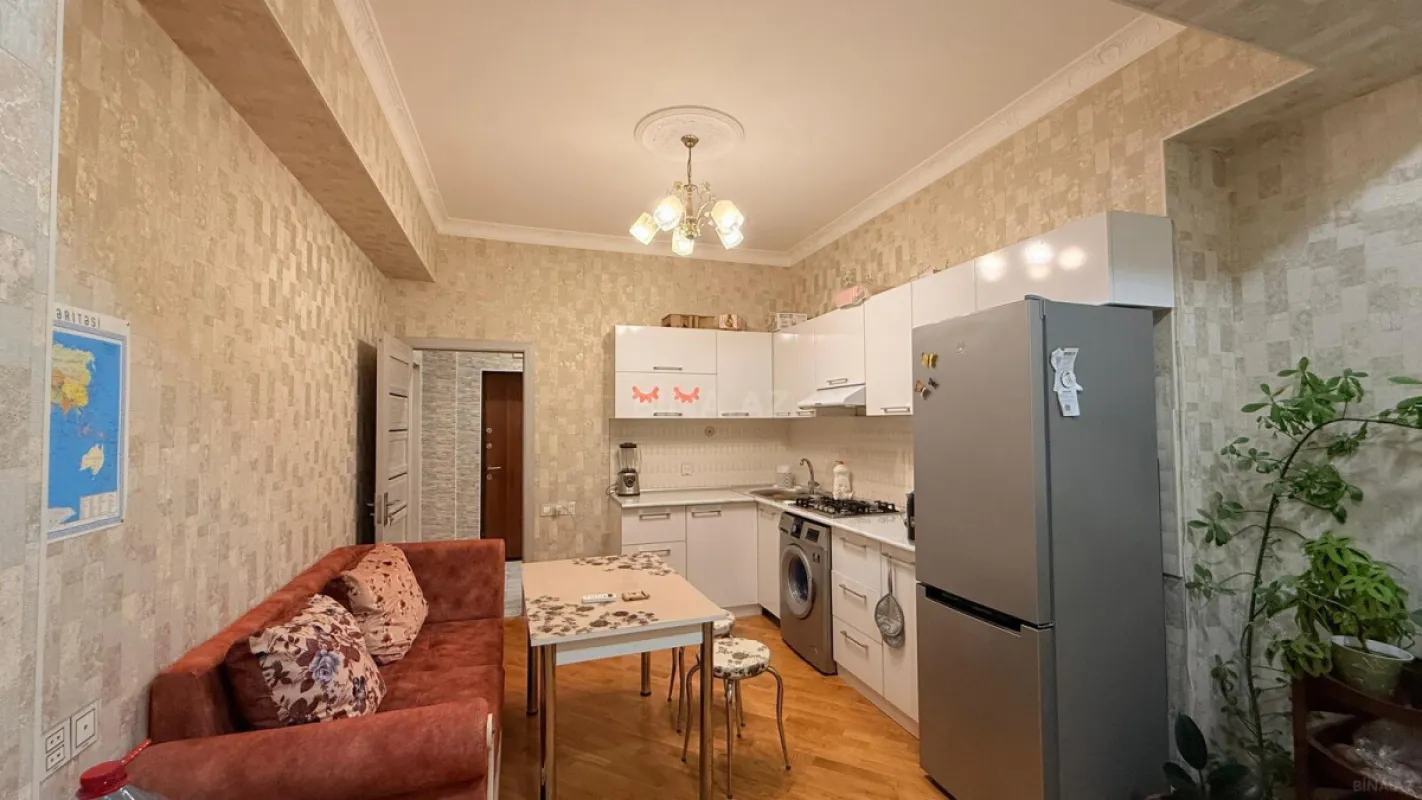 Kirayə verilir 2 otaqlı mənzil 70 m²