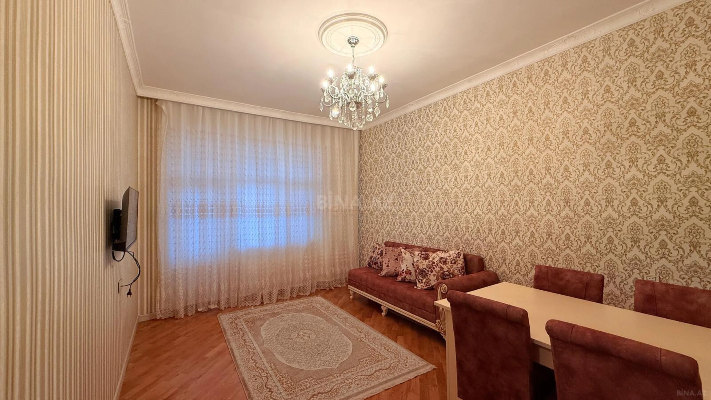 Kirayə verilir 2 otaqlı mənzil 70 m²