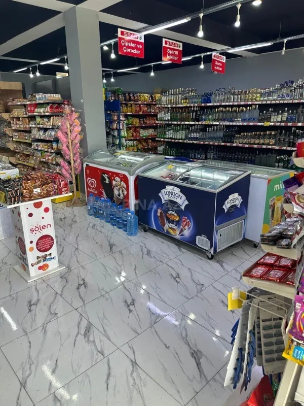 Satılır obyekt 600 m²