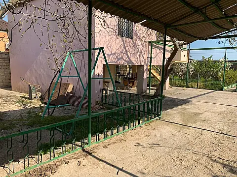 Satılır 3 otaqlı həyət evi 100 m²