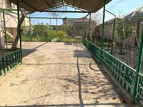 Satılır 3 otaqlı həyət evi 100 m²