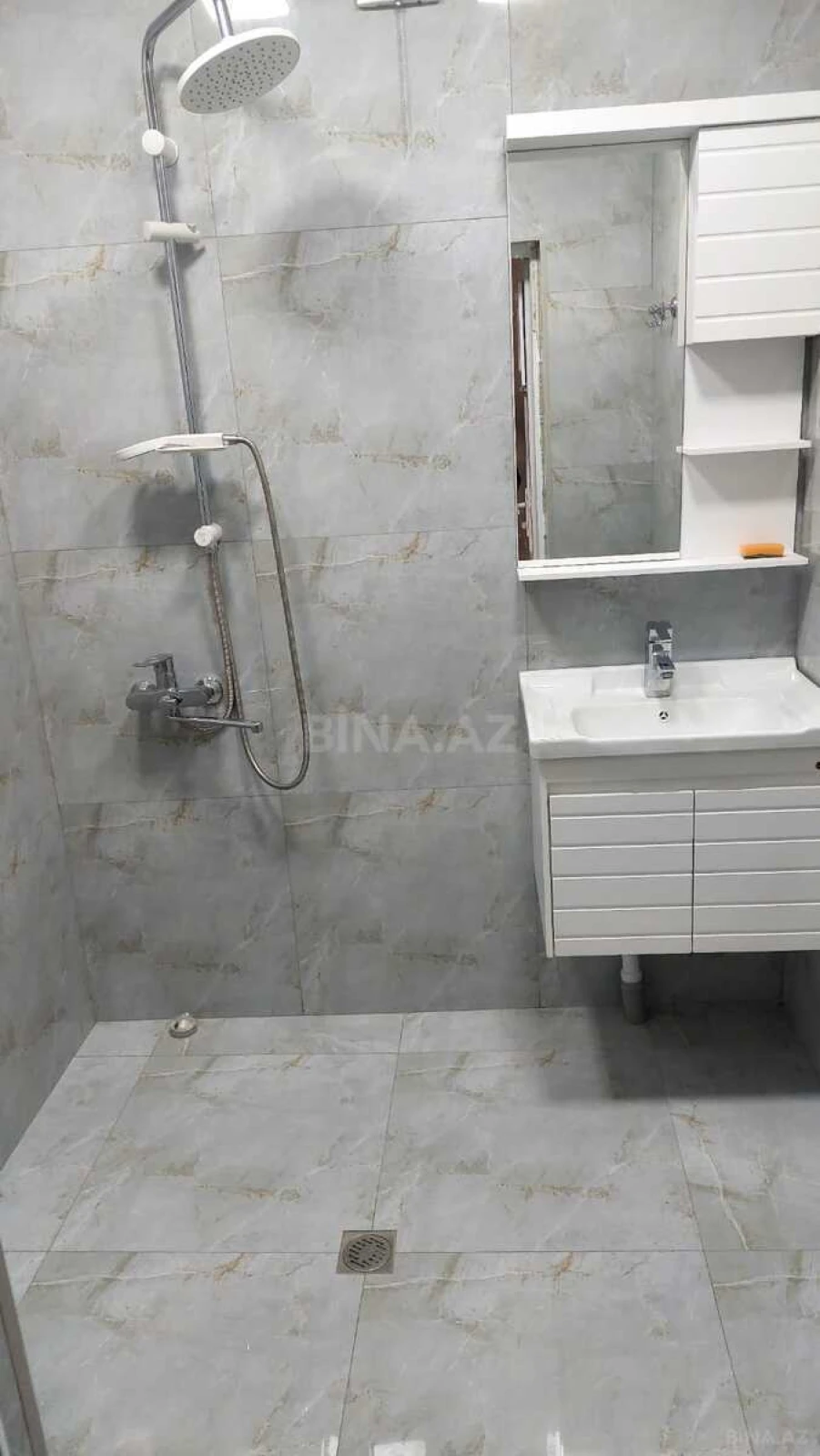 Kirayə verilir 3 otaqlı mənzil 50 m²