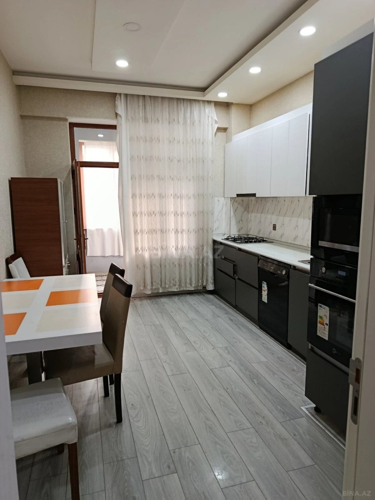 Kirayə verilir 3 otaqlı mənzil 110 m²