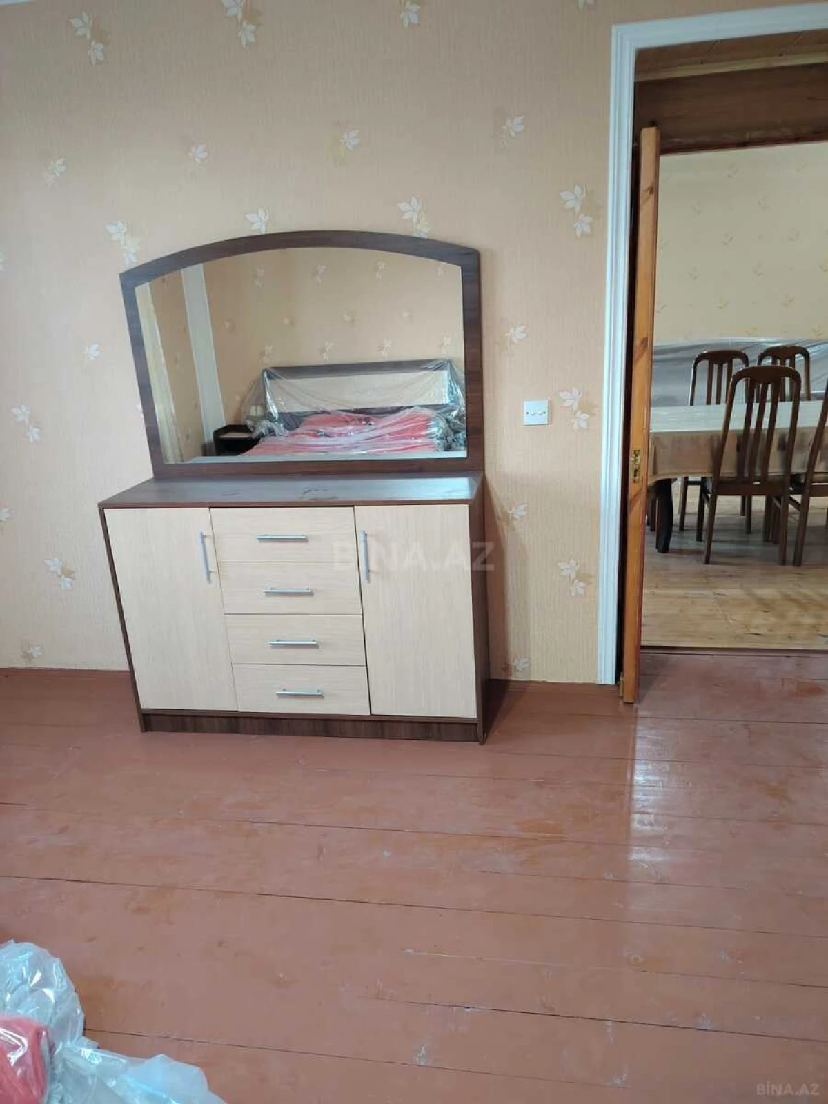 Satılır 6 otaqlı həyət evi 300 m²