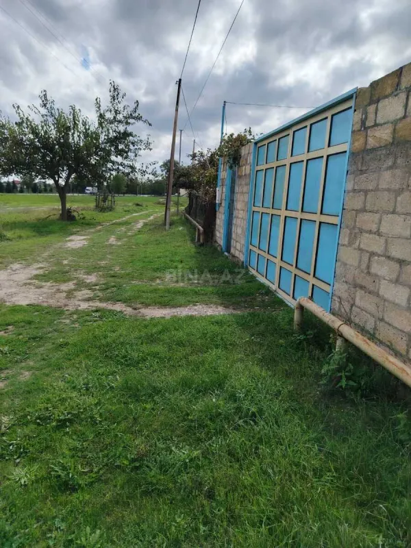 Satılır 6 otaqlı həyət evi 300 m²