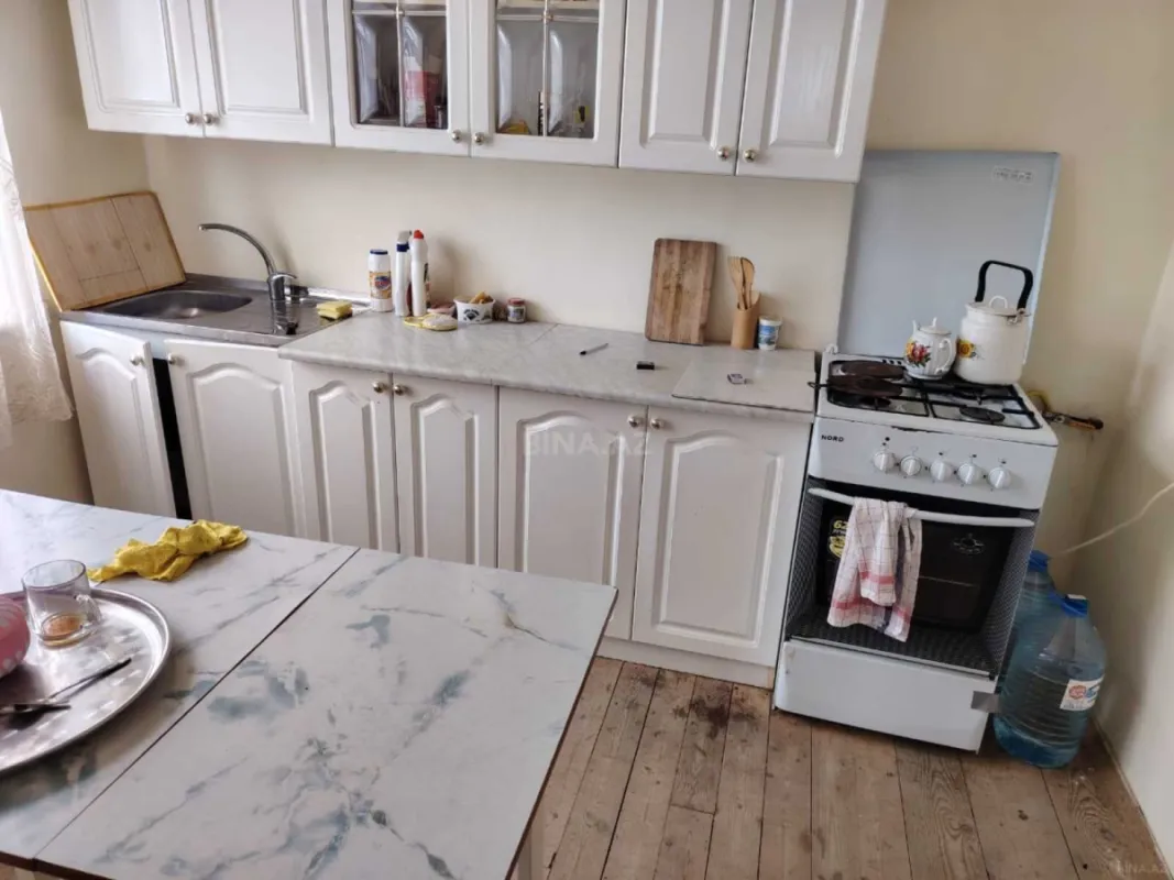 Satılır 6 otaqlı həyət evi 300 m²