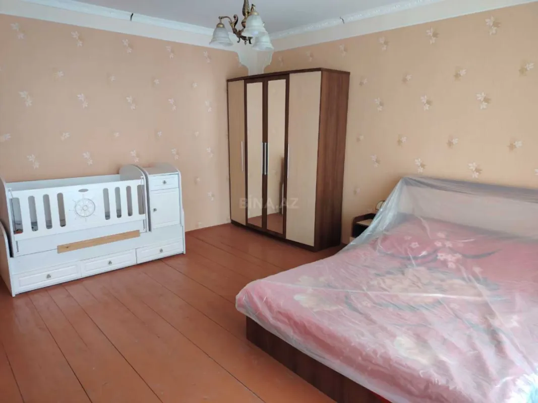 Satılır 6 otaqlı həyət evi 300 m²
