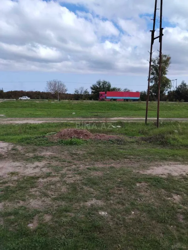 Satılır 6 otaqlı həyət evi 300 m²