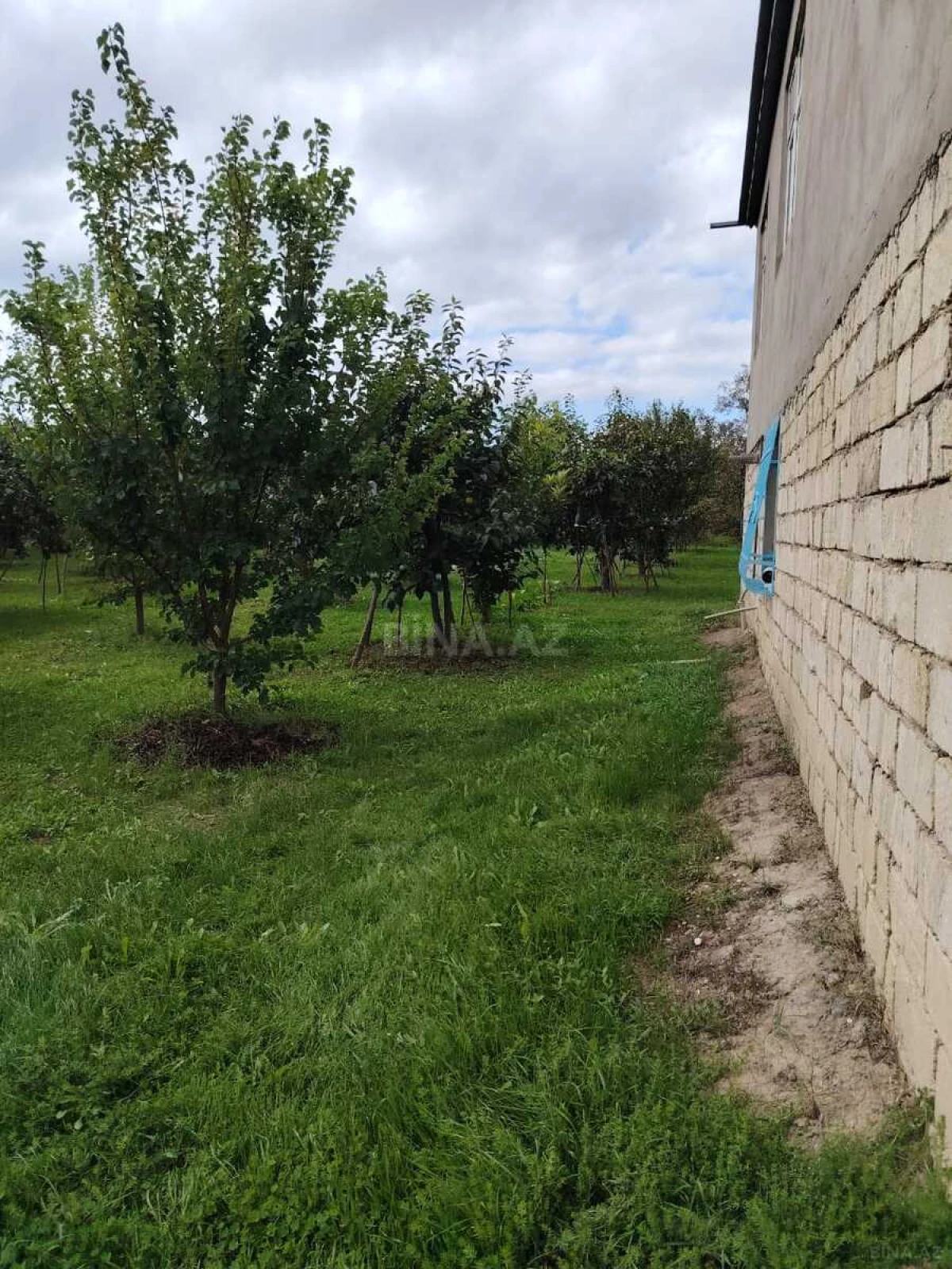 Satılır 6 otaqlı həyət evi 300 m²