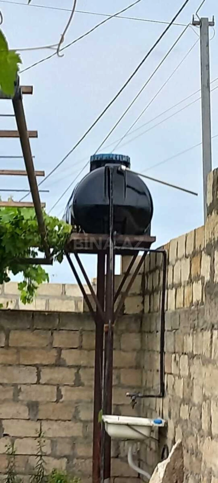 Satılır 6 otaqlı həyət evi 300 m²