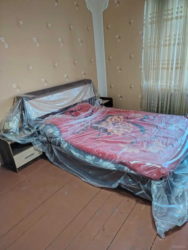 Satılır 6 otaqlı həyət evi 300 m²