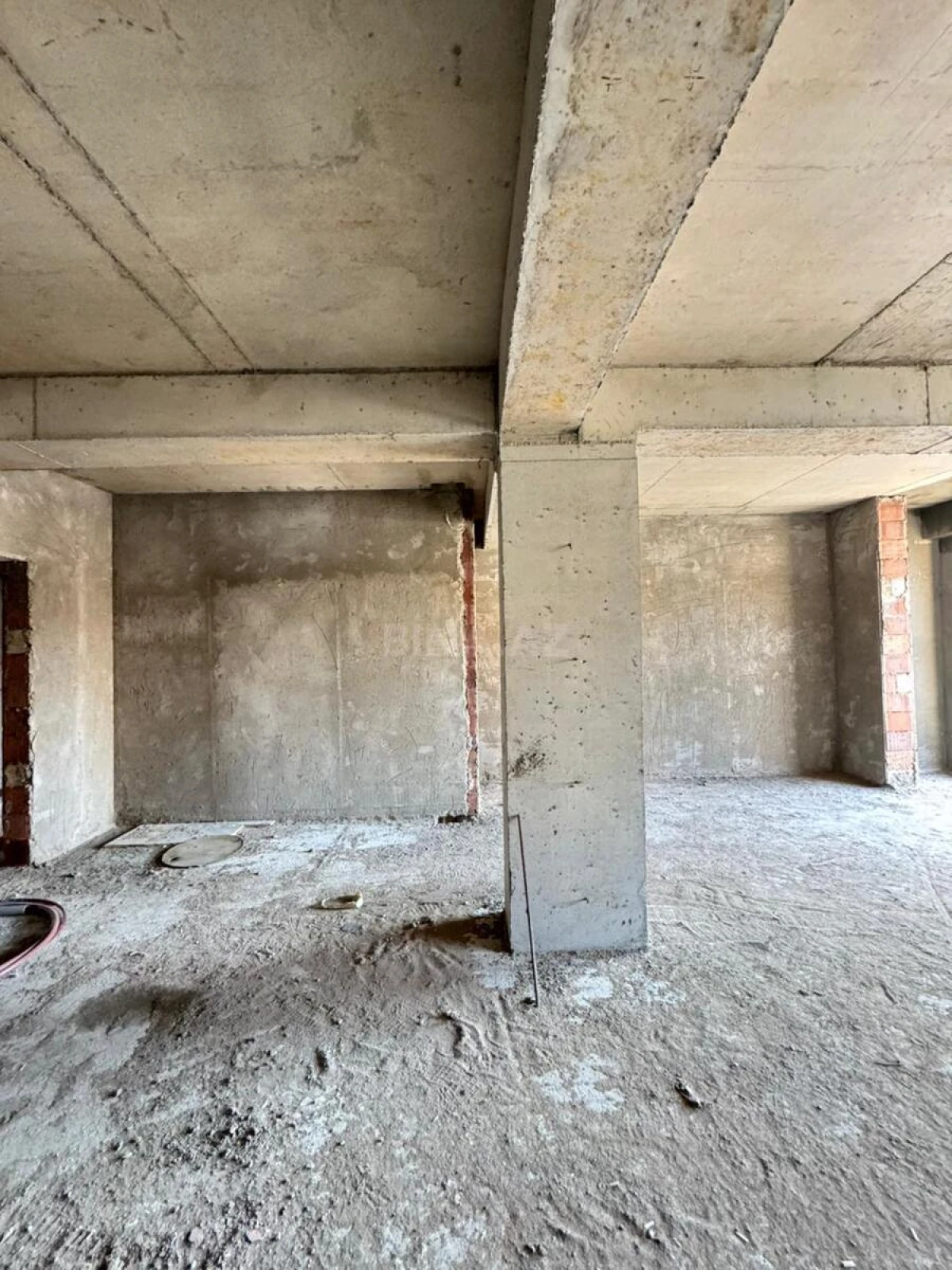 Satılır 2 otaqlı mənzil 45 m²