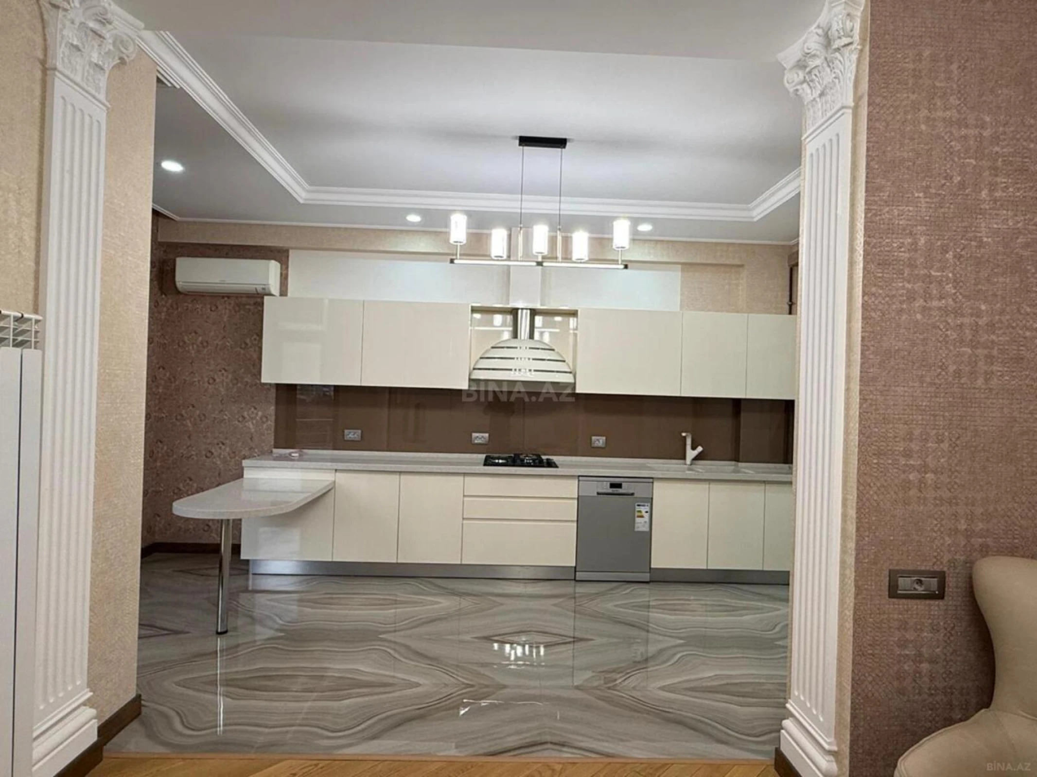 Kirayə verilir 2 otaqlı mənzil 100 m²