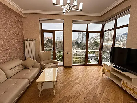 Kirayə verilir 2 otaqlı mənzil 100 m²